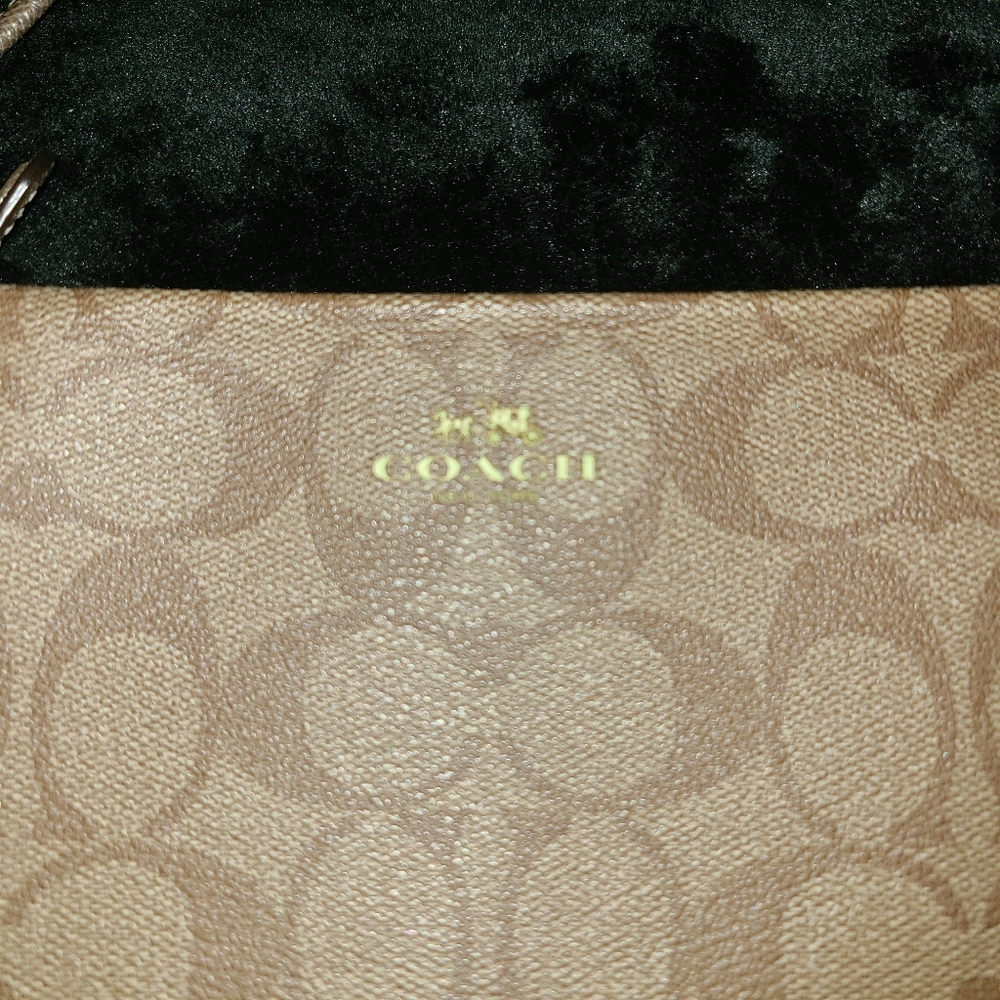 Coach Wristlet - Picture 2 of 13